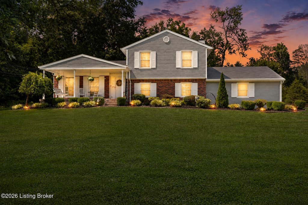 Photo of 574 Pine Creek Rd, Shepherdsville, KY 40165 (MLS # 1725582)