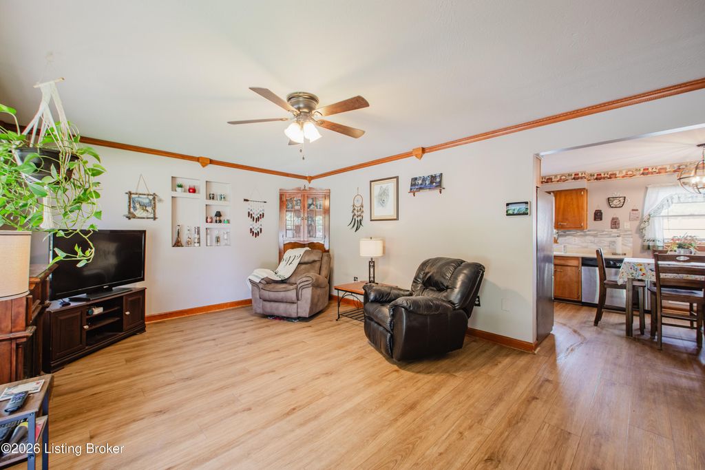 Photo of 8304 Seaforth Dr, Louisville, KY 40258 (MLS # 1719346)