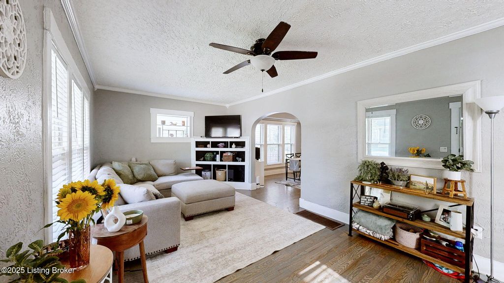 Photo of 2119 Reno Ave, New Albany, IN 47150 (MLS # 1706429)