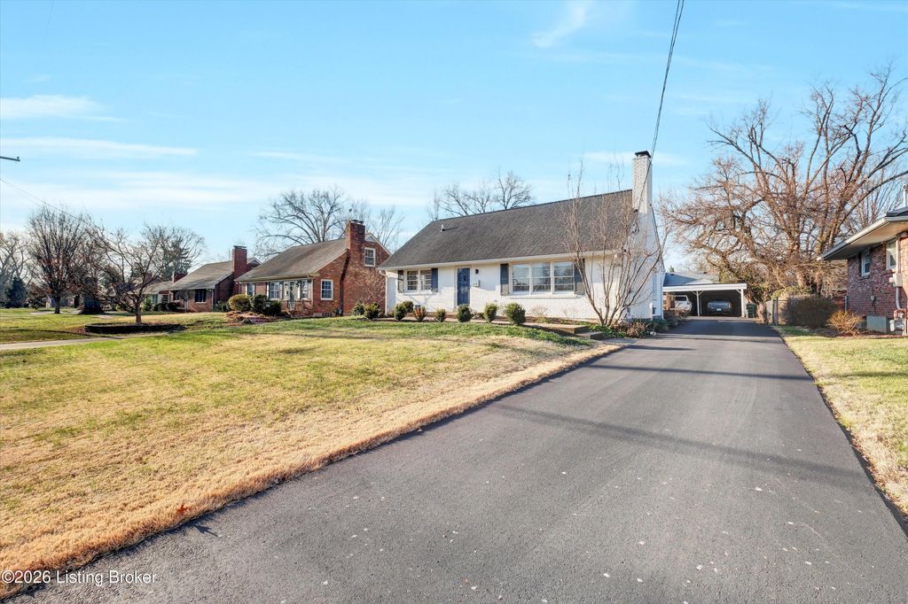 Photo of 814 Beechwood Rd, Louisville, KY 40207 (MLS # 1706687)