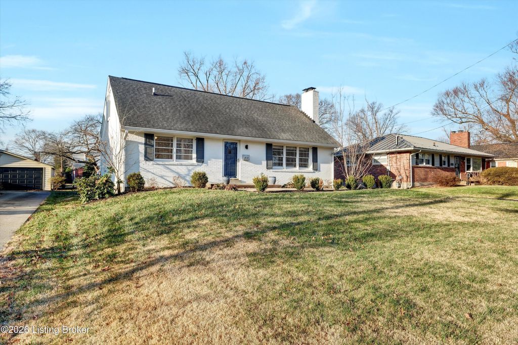 Photo of 814 Beechwood Rd, Louisville, KY 40207 (MLS # 1706687)