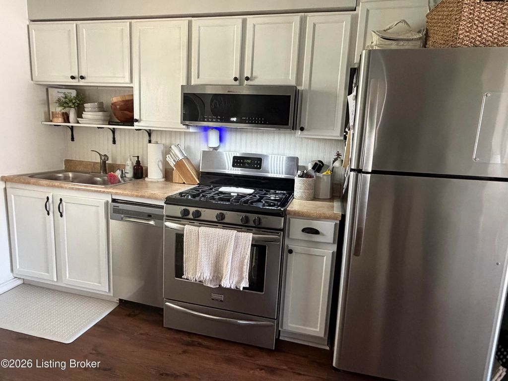 Photo of 7513 Russell Ave, Louisville, KY 40258 (MLS # 1712851)