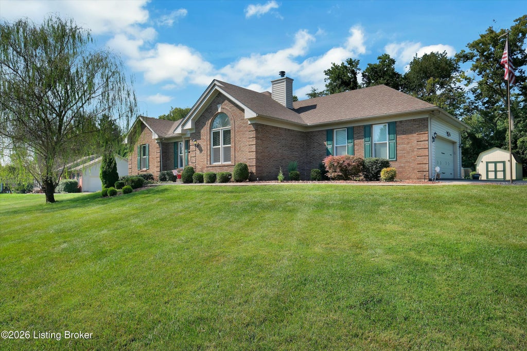 Photo of 2400 Eastwood Cir, Crestwood, KY 40014 (MLS # 1728045)