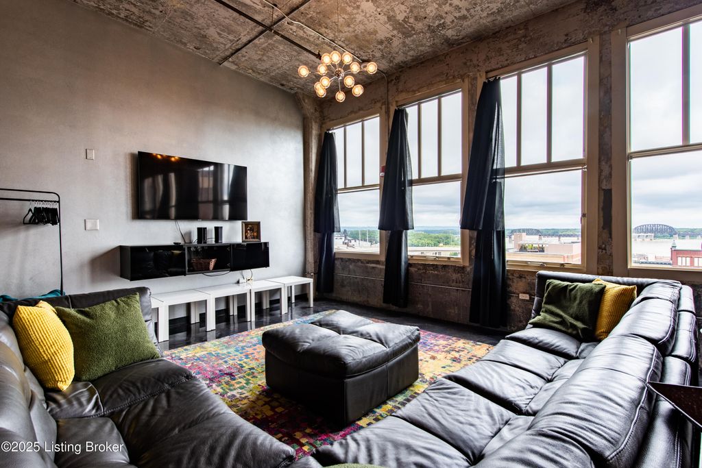 Photo of 815 W Market St, Louisville, KY 40202 (MLS # 1709151)