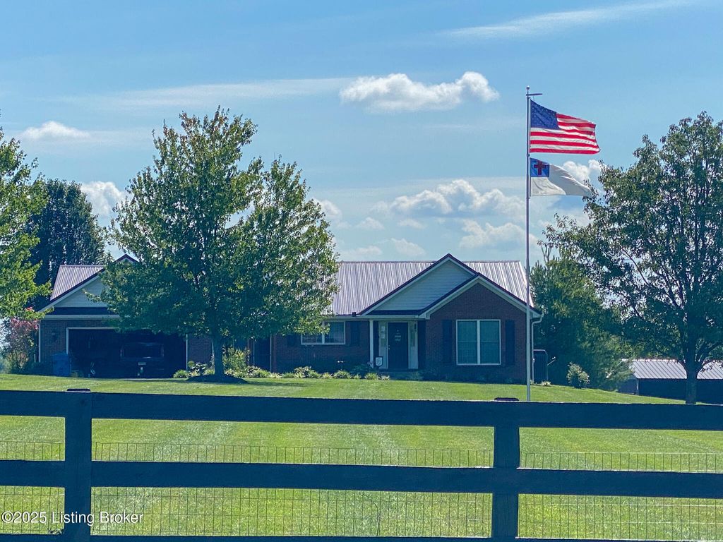 Photo of 700 Cedarmore Rd, Bagdad, KY 40003 (MLS # 1704984)