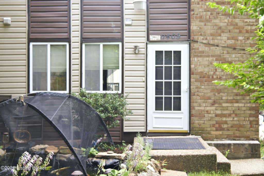 Photo of 11409 N Tazwell Dr, Louisville, KY 40241 (MLS # 1720984)