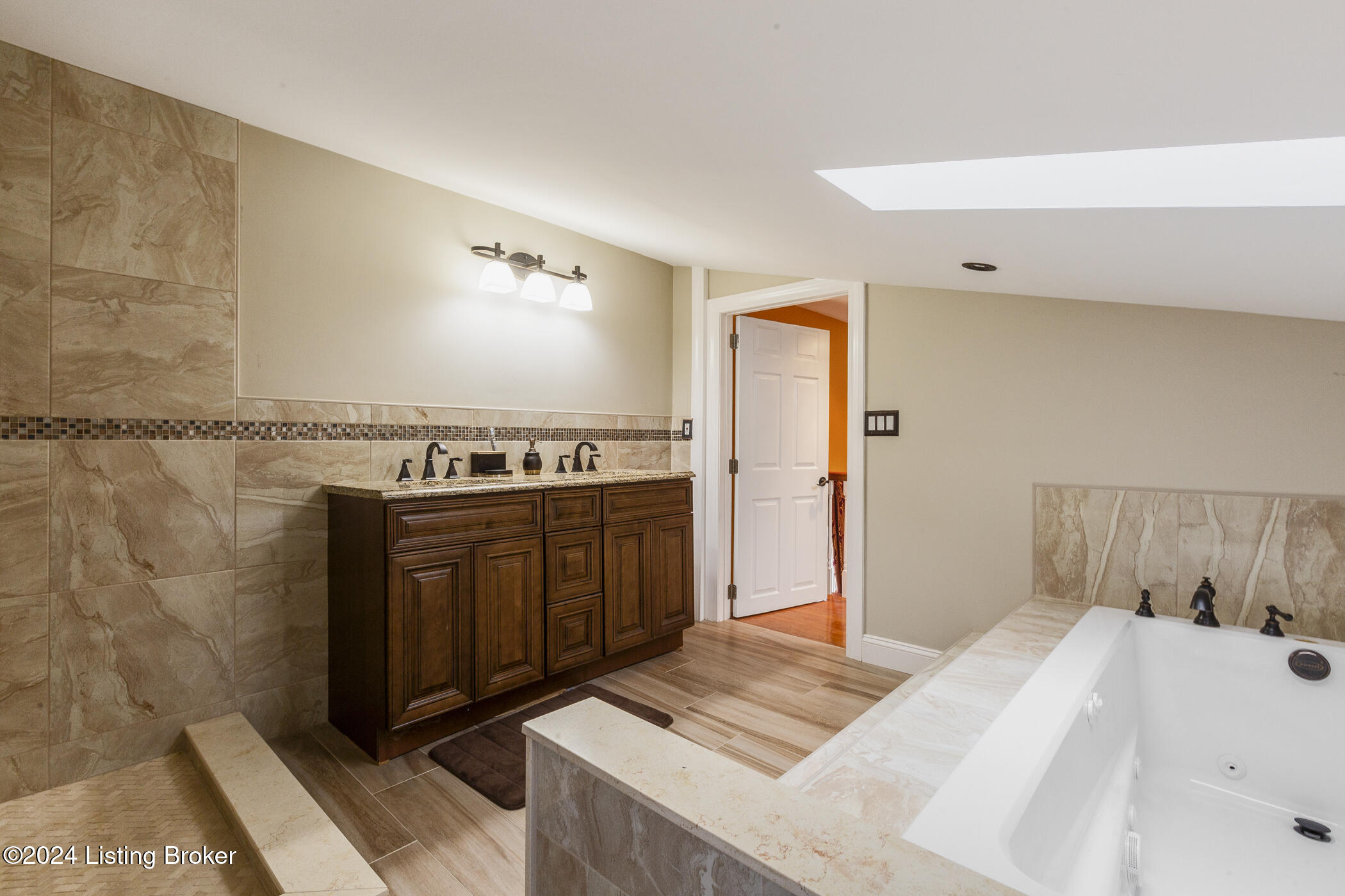 8301 Denise Dr, Louisville, Kentucky image 48
