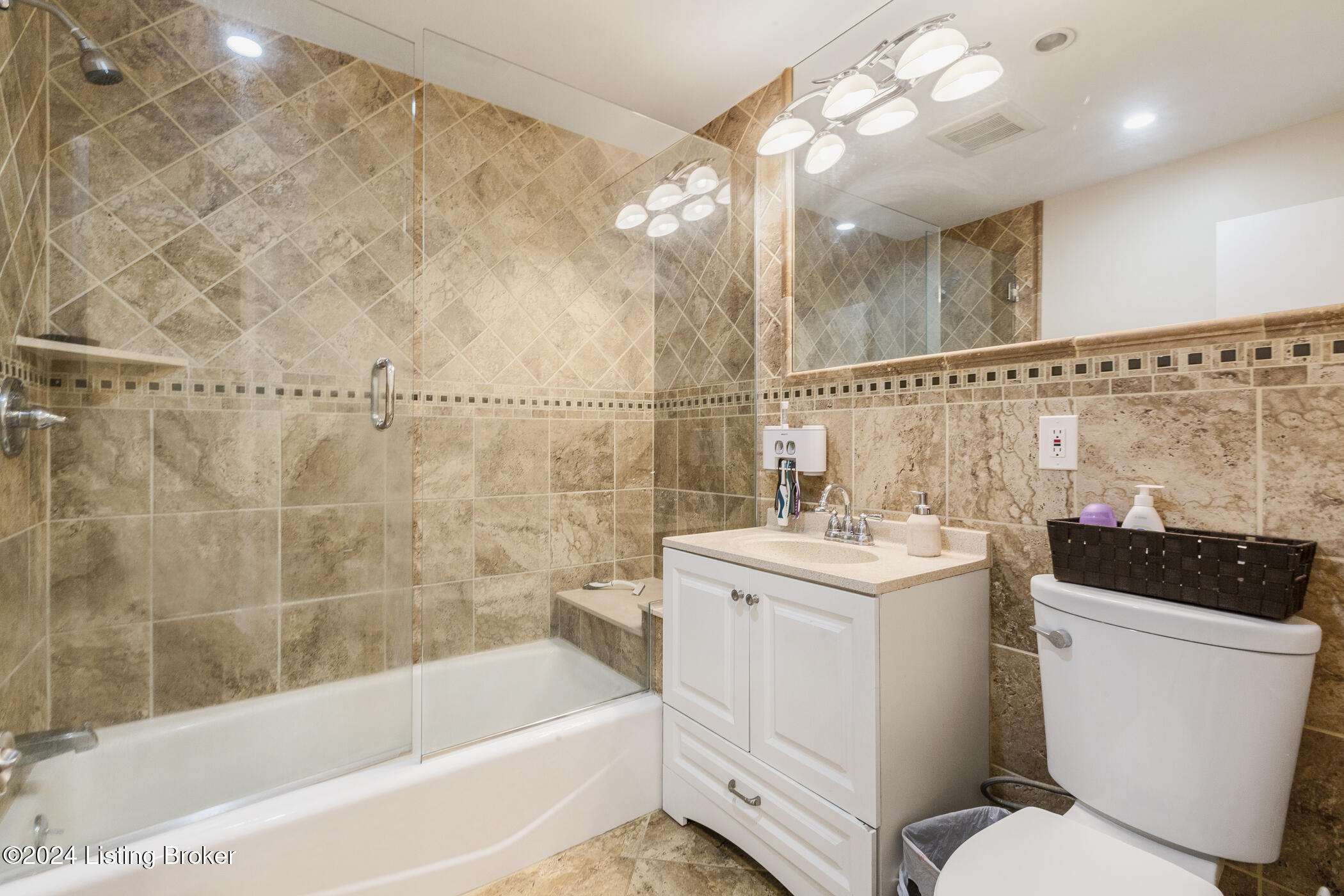 8301 Denise Dr, Louisville, Kentucky image 24