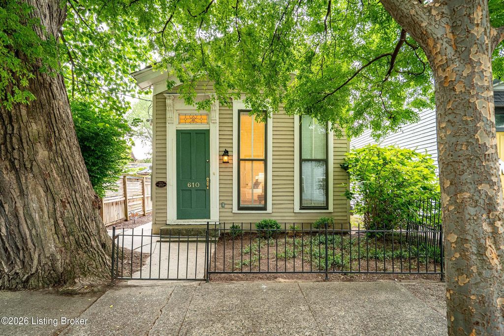 Photo of 610 Myrtle St, Louisville, KY 40208 (MLS # 1716255)