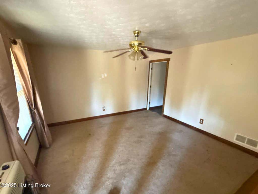 Photo of 4815 Plum Creek Rd, Taylorsville, KY 40071 (MLS # 1725252)