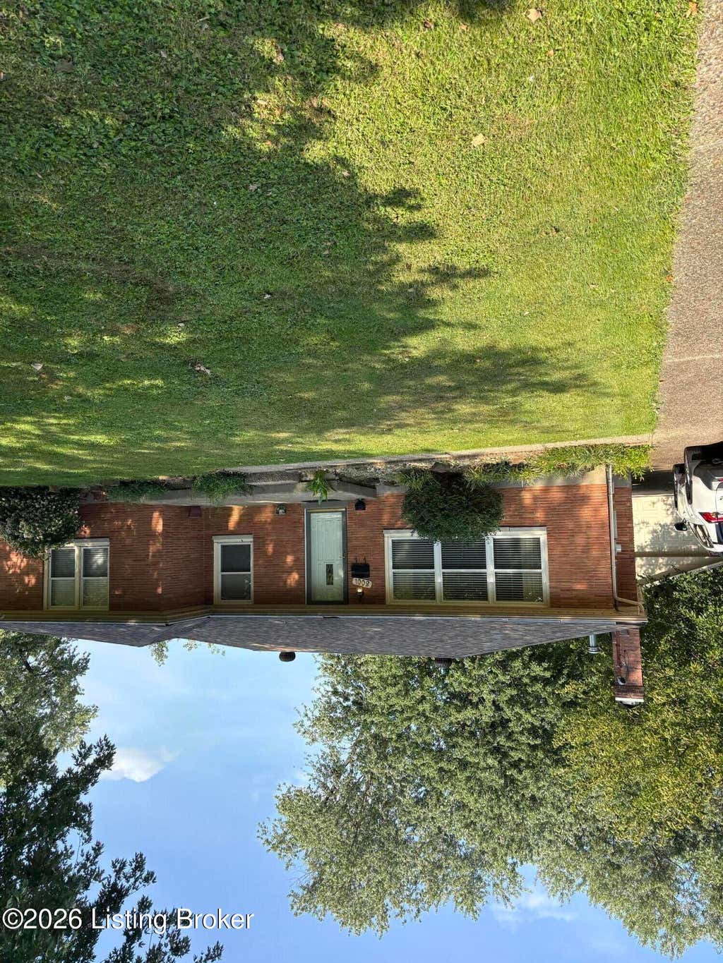 Photo of 8001 Daffodil Dr, Louisville, KY 40258 (MLS # 1727210)