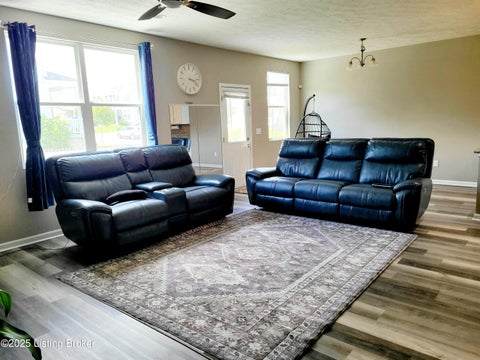 Tiny photo for 6912 Beckingham Blvd, Louisville, KY 40299 (MLS # 1729620)