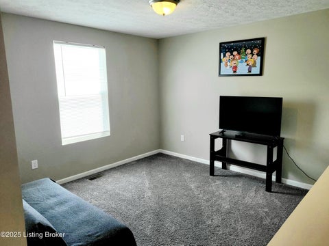 Tiny photo for 6912 Beckingham Blvd, Louisville, KY 40299 (MLS # 1729620)