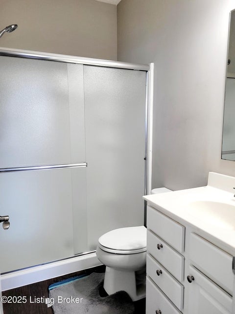 Tiny photo for 6912 Beckingham Blvd, Louisville, KY 40299 (MLS # 1729620)
