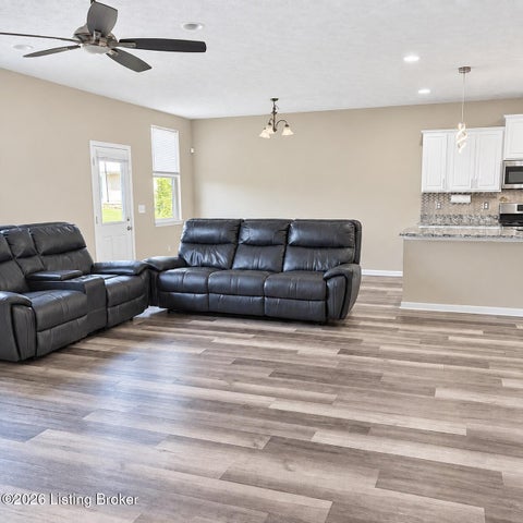 Tiny photo for 6912 Beckingham Blvd, Louisville, KY 40299 (MLS # 1729620)