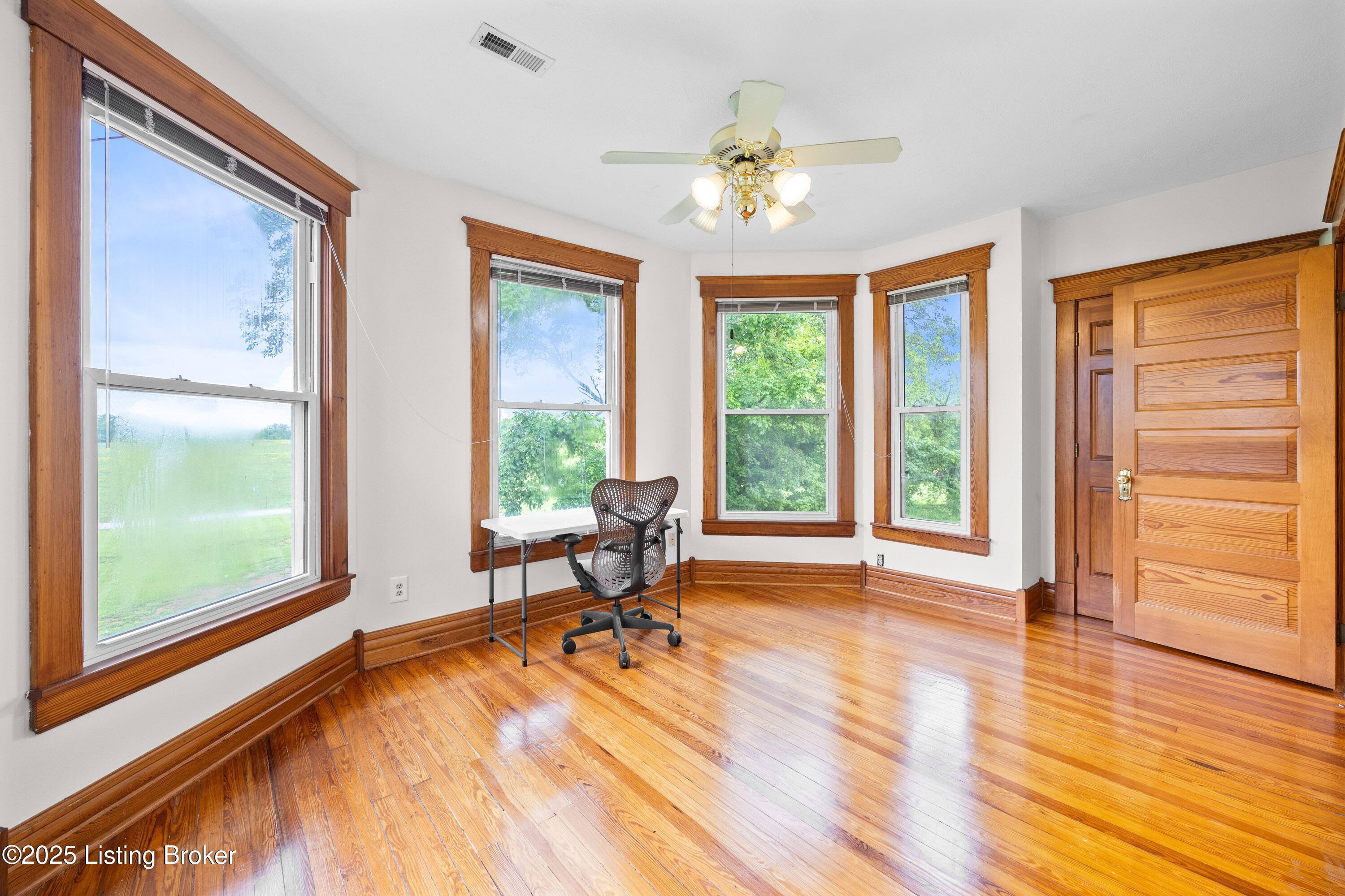 568 Pleasant Grove Loop, Springfield, Pennsylvania image 22