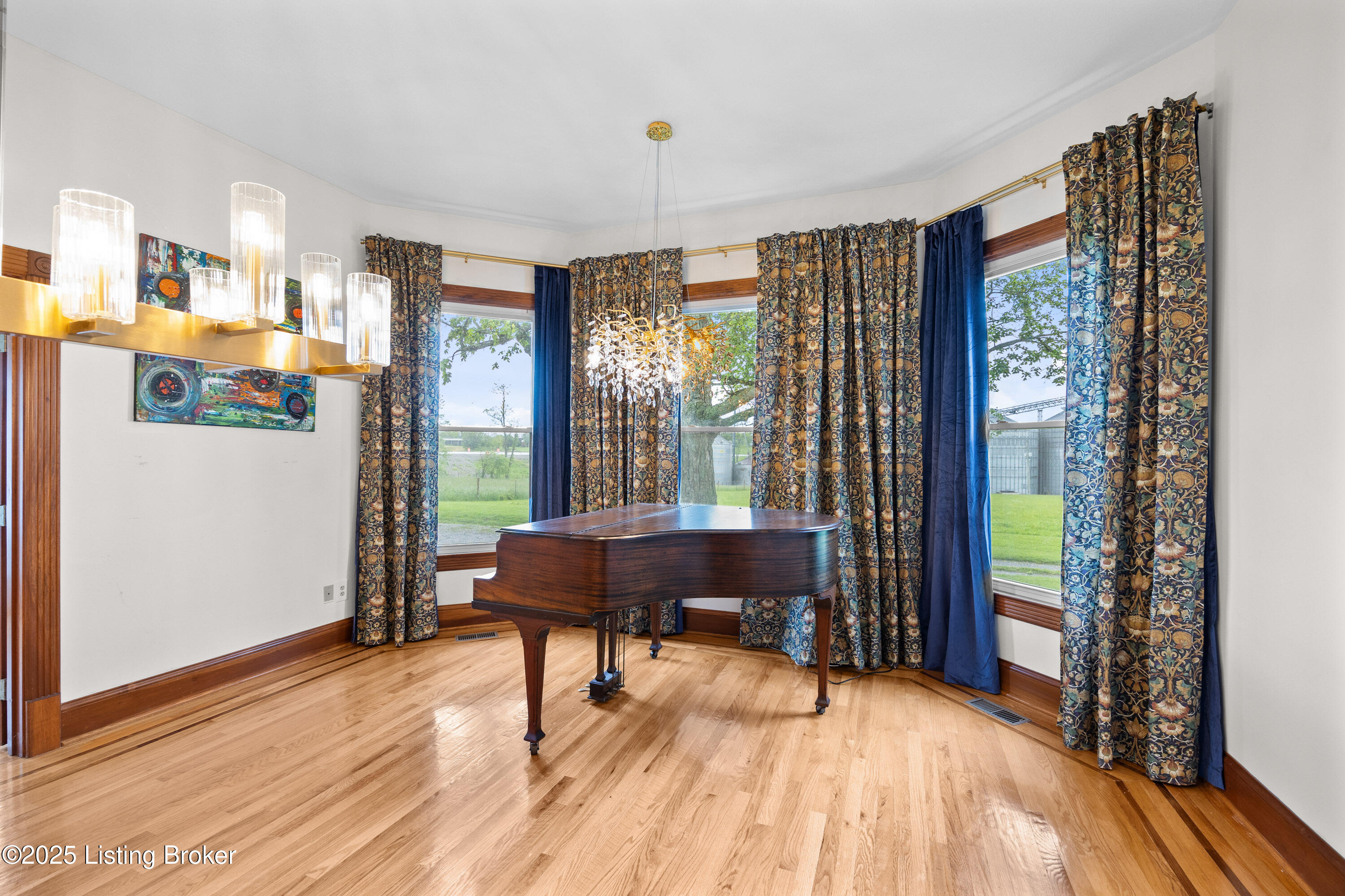 568 Pleasant Grove Loop, Springfield, Pennsylvania image 10
