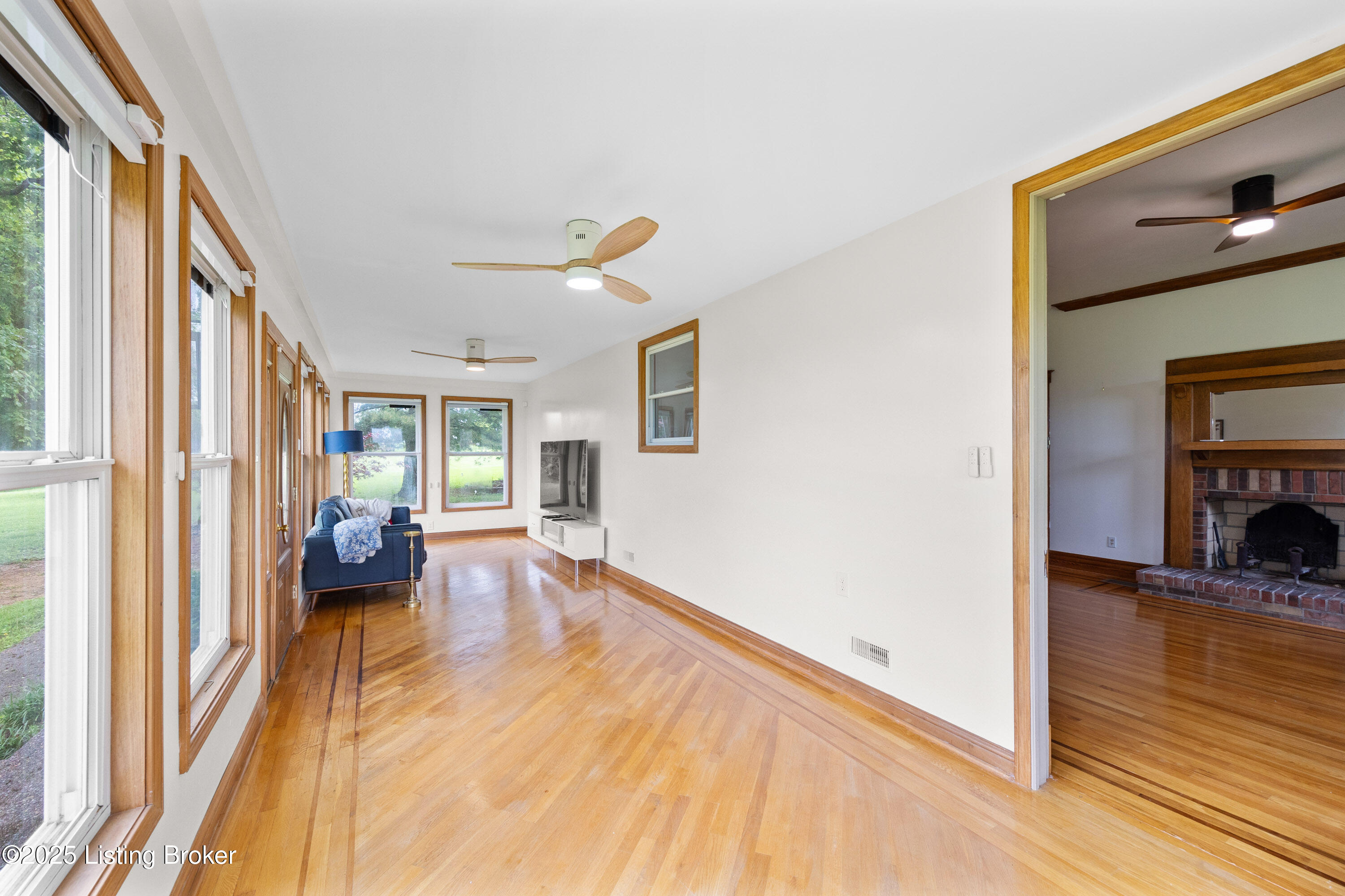 568 Pleasant Grove Loop, Springfield, Pennsylvania image 4