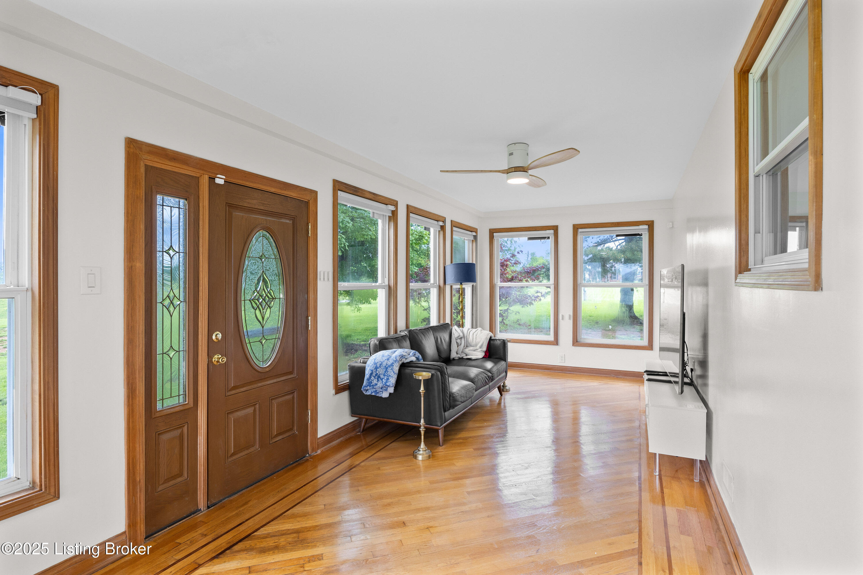568 Pleasant Grove Loop, Springfield, Pennsylvania image 5