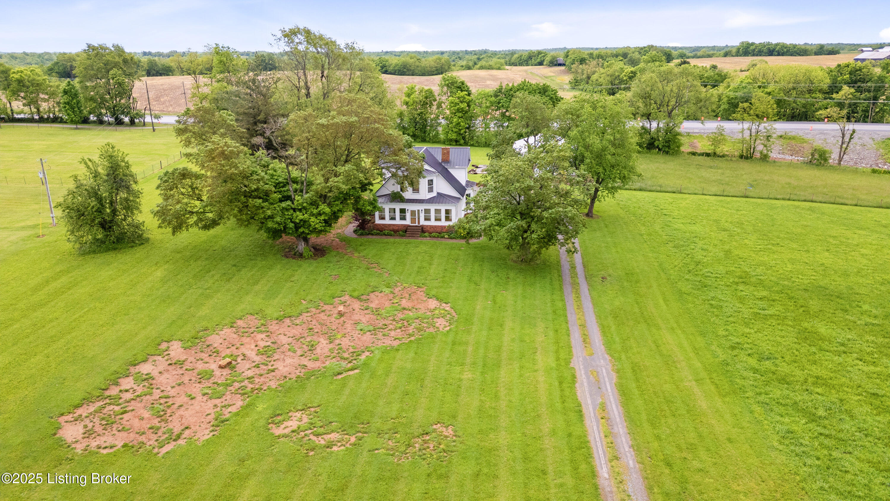 568 Pleasant Grove Loop, Springfield, Pennsylvania image 1