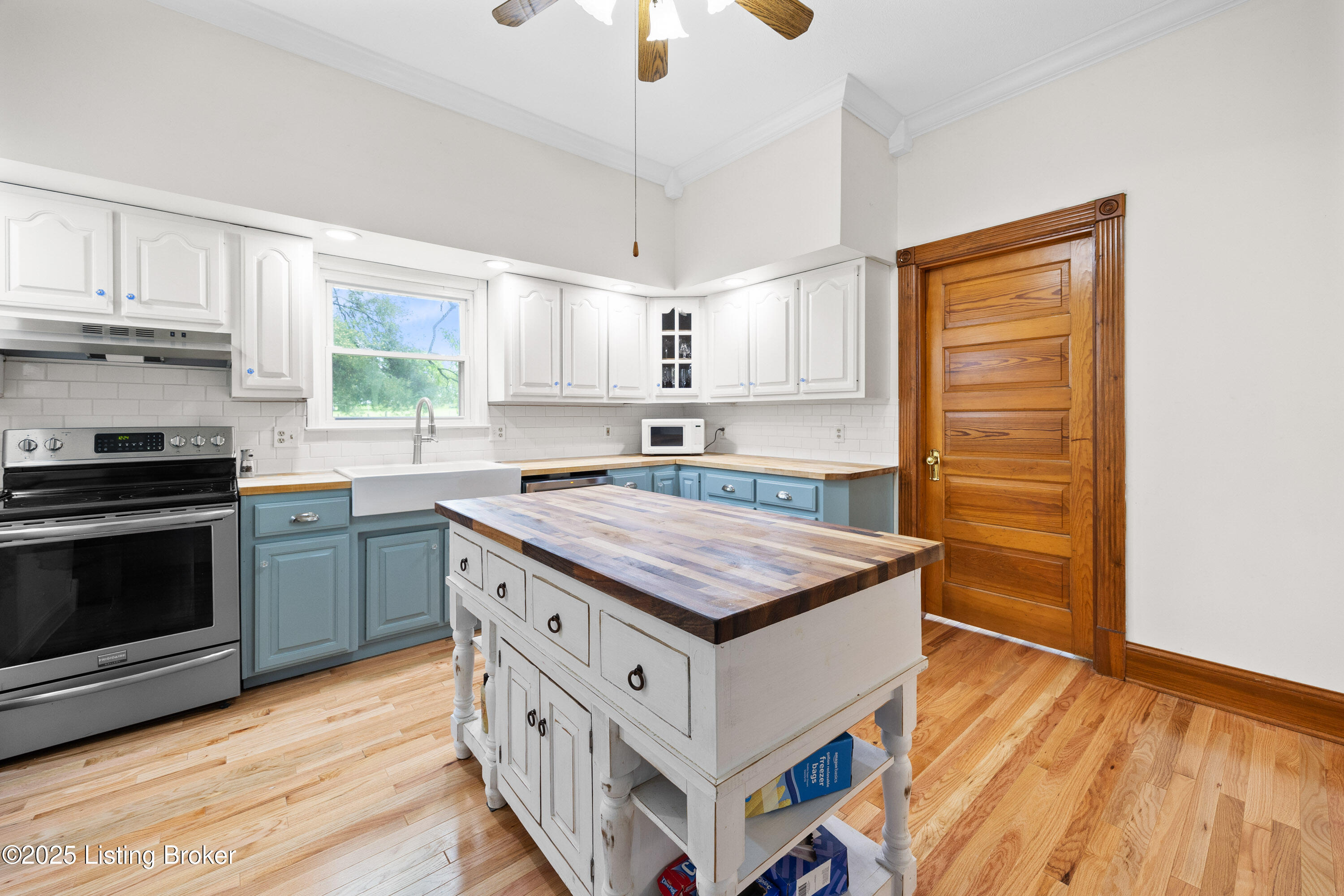 568 Pleasant Grove Loop, Springfield, Pennsylvania image 12