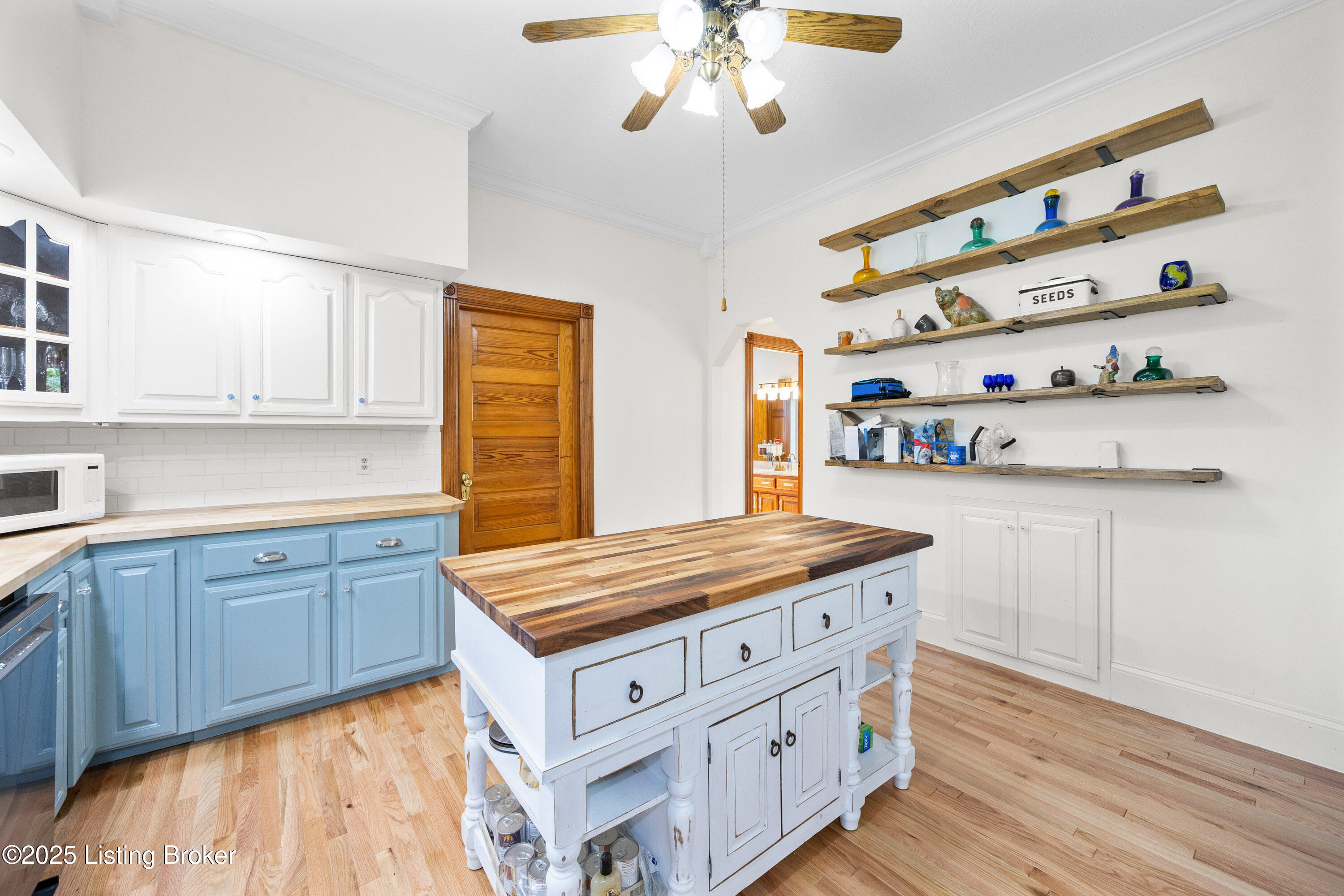 568 Pleasant Grove Loop, Springfield, Pennsylvania image 13