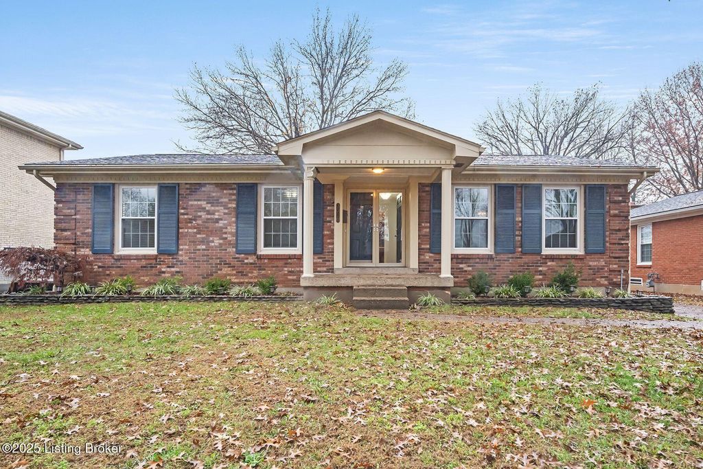 Photo of 3310 Eastside Dr, Louisville, KY 40220 (MLS # 1704404)