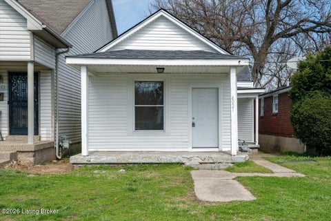 Photo of 4021 Sunset Ave, Louisville, KY 40211 (MLS # 1729131)