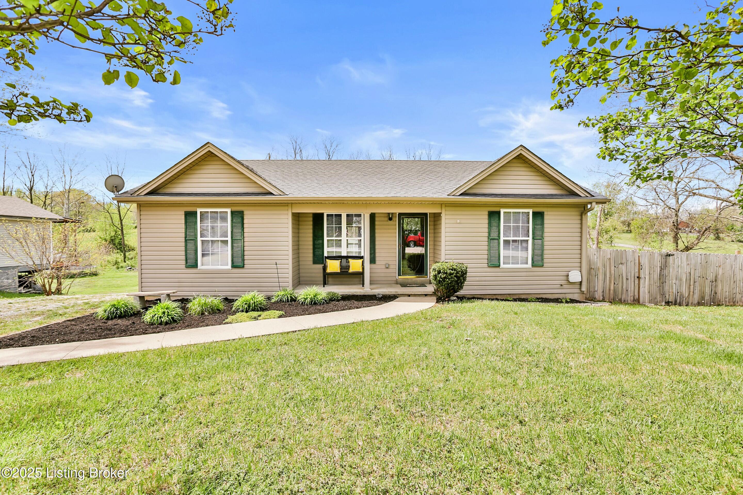 1008 Bradley Dr, Lawrenceburg, Kentucky image 1