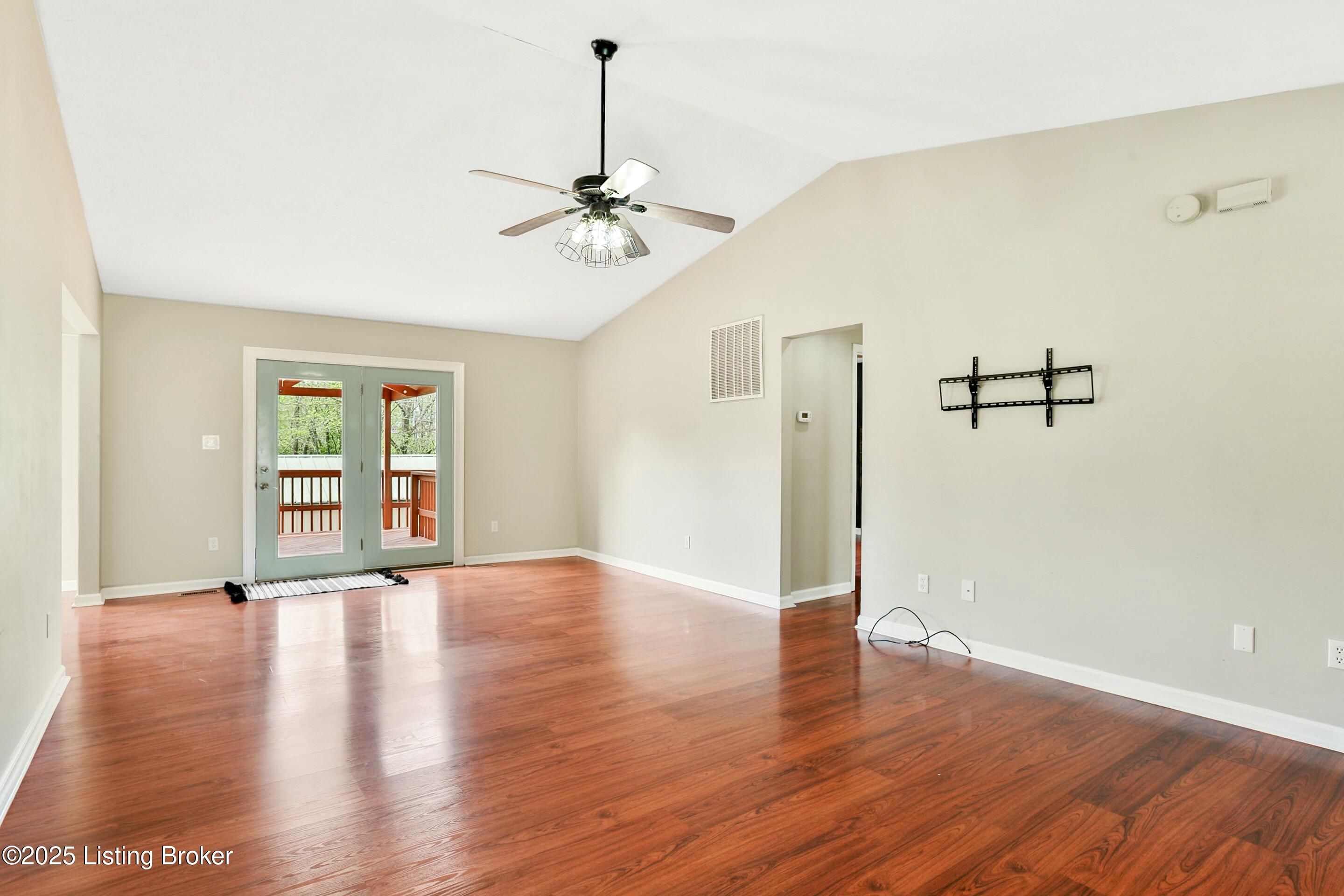 1008 Bradley Dr, Lawrenceburg, Kentucky image 7