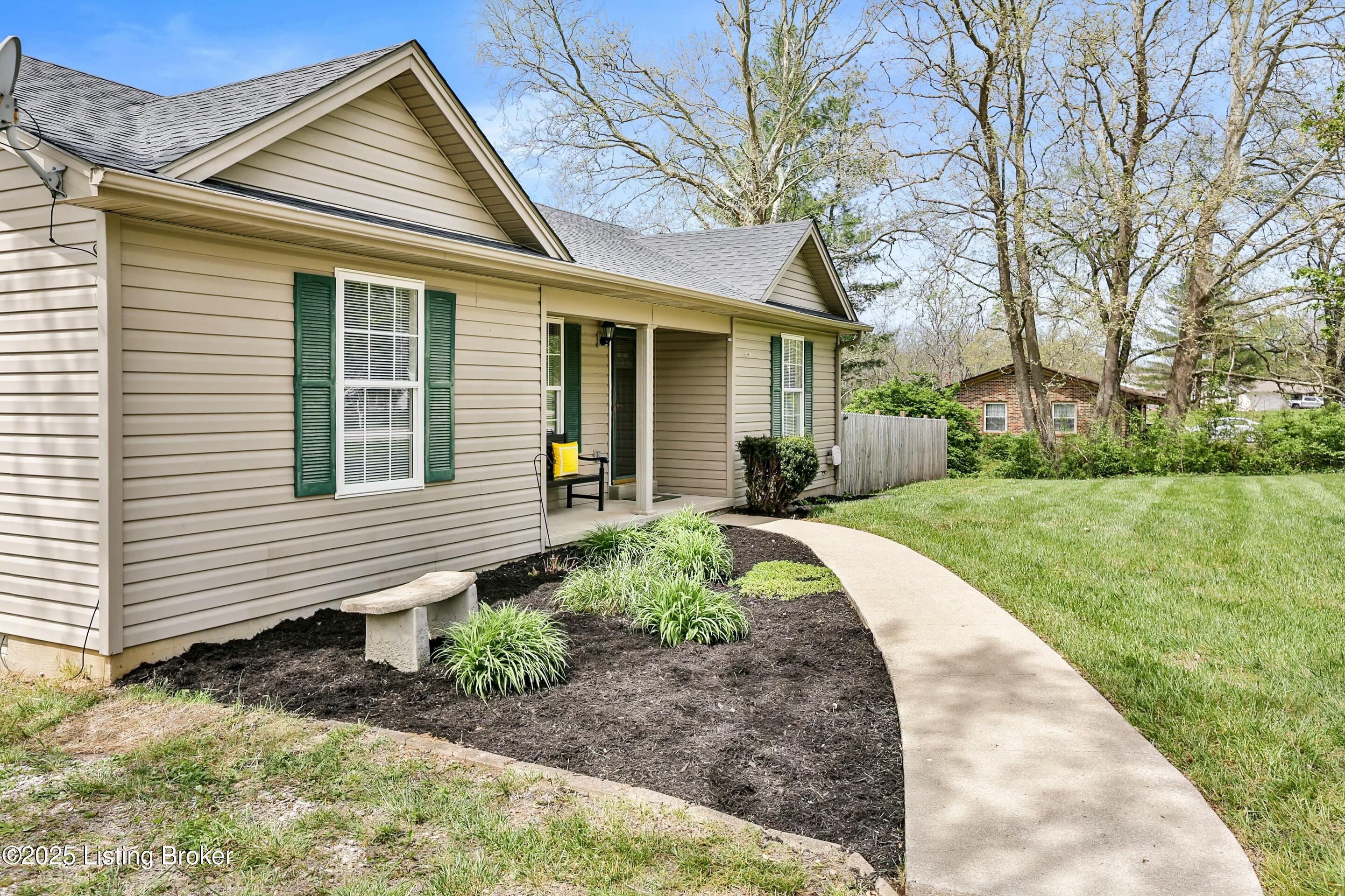 1008 Bradley Dr, Lawrenceburg, Kentucky image 3