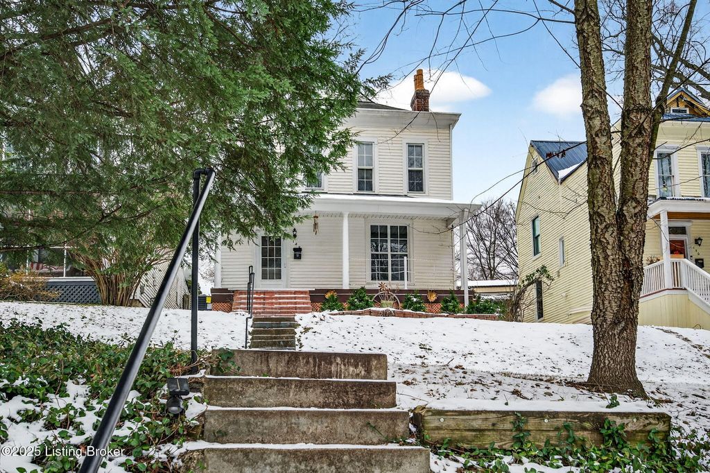 Photo of 148 Coral Ct, Louisville, KY 40206 (MLS # 1705658)