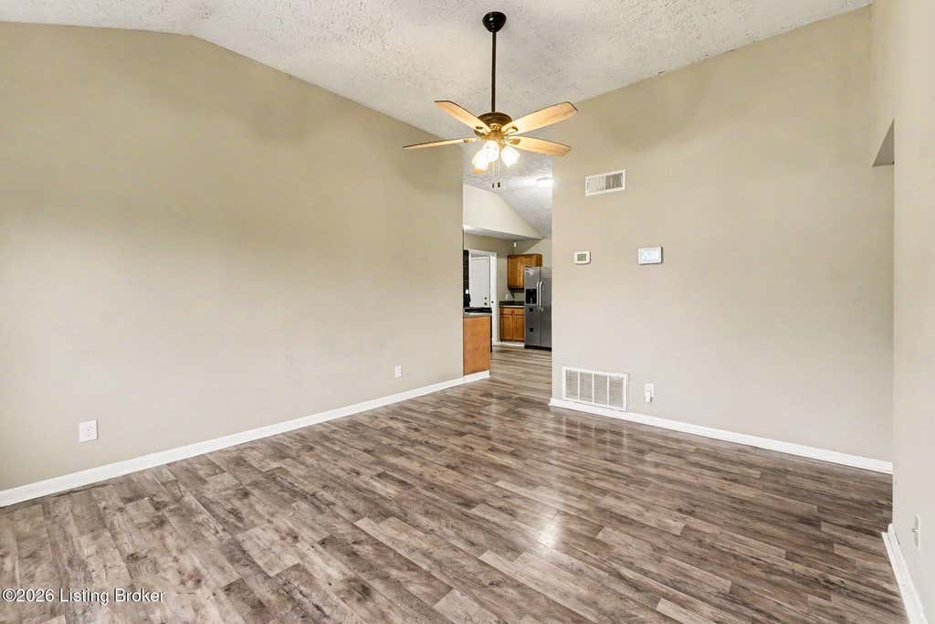 Photo of 13601 Greystone Ave, Louisville, KY 40272 (MLS # 1720350)