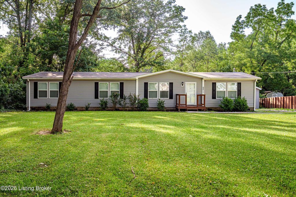 Photo of 6811 Memory Ln, Louisville, KY 40258 (MLS # 1722022)