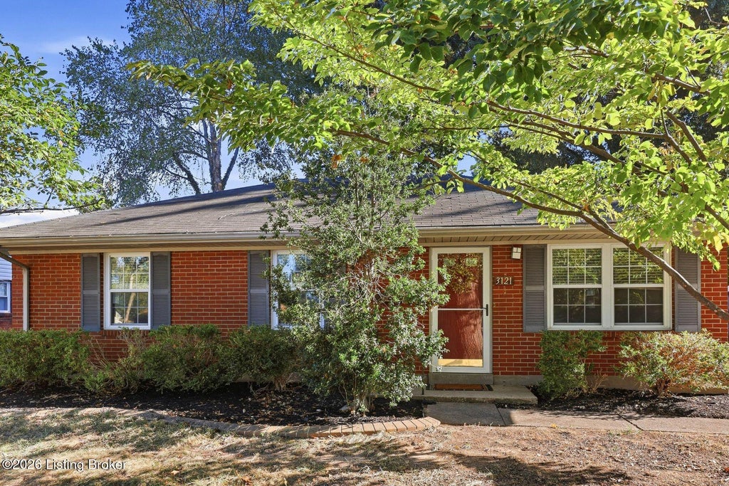 Photo of 3121 Maywood Pl, Louisville, KY 40220 (MLS # 1731325)