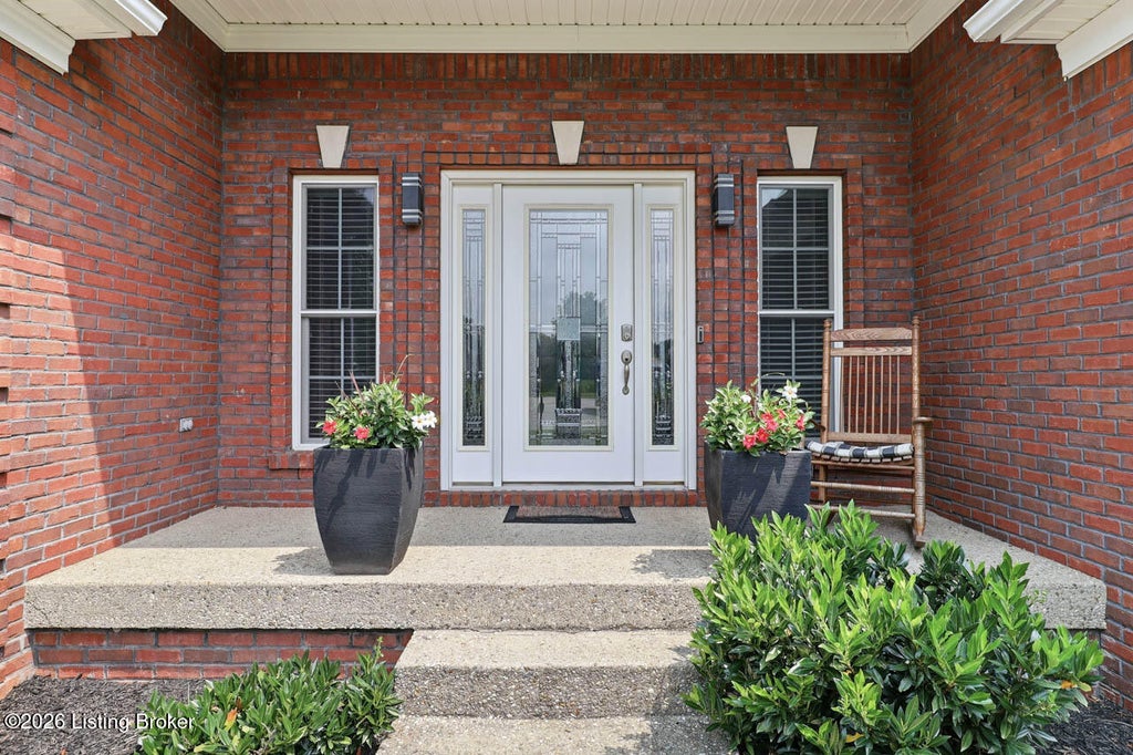 Photo of 623 Harris Ridge Rd, Louisville, KY 40223 (MLS # 1724703)