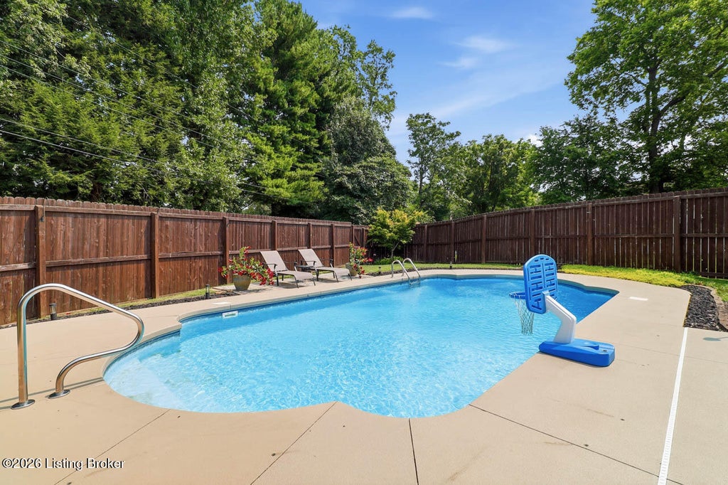 Photo of 623 Harris Ridge Rd, Louisville, KY 40223 (MLS # 1724703)