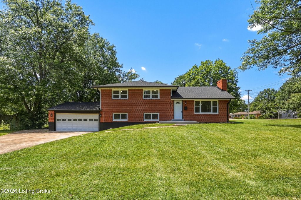 Photo of 3600 Montclair Ave, Louisville, KY 40218 (MLS # 1716947)
