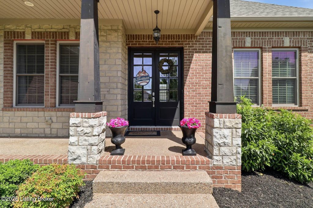 Photo of 13404 Carriage Pass Ct, Louisville, KY 40299 (MLS # 1715338)