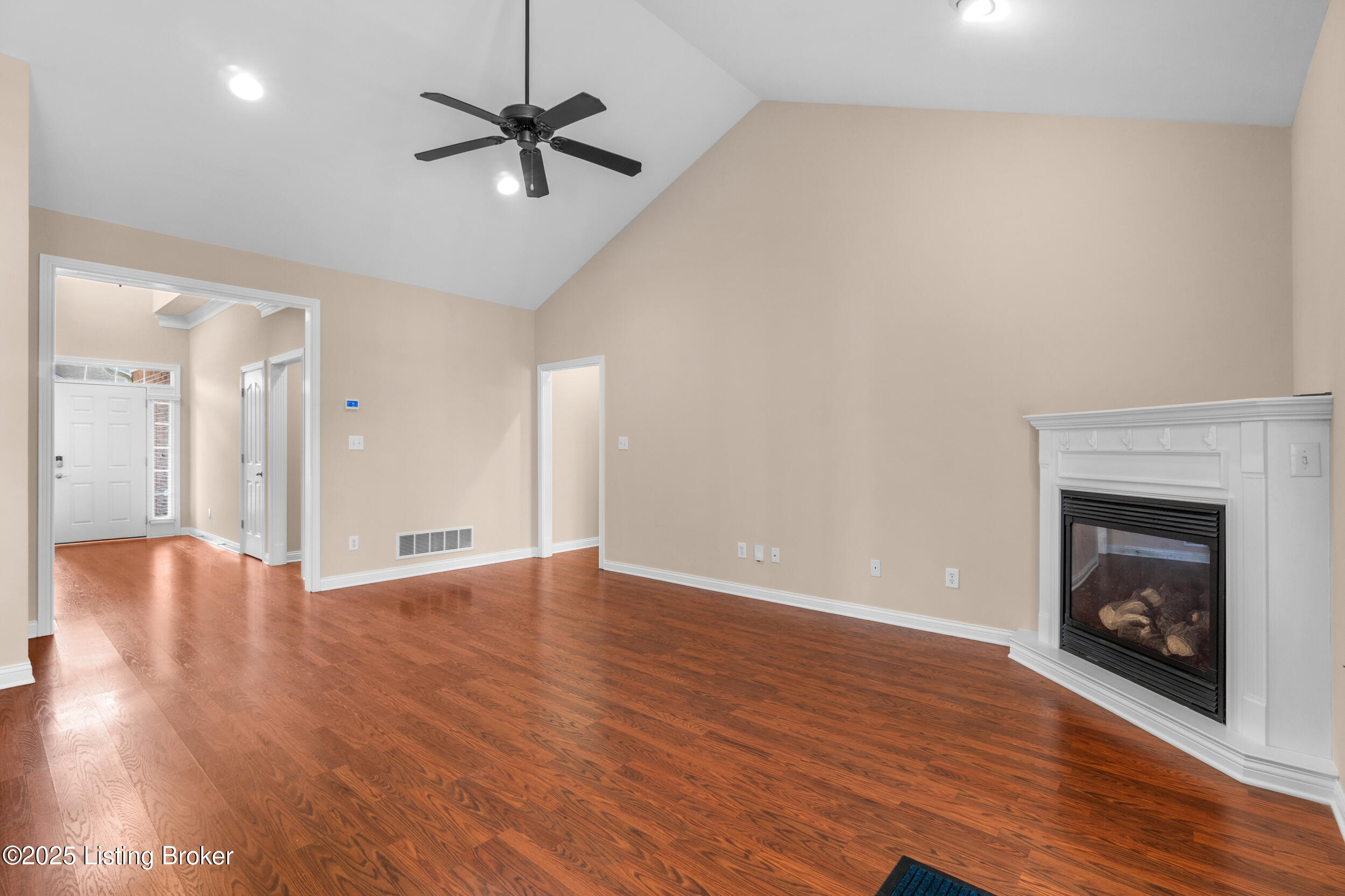 14511 Lake Village Dr, Louisville, Kentucky image 18