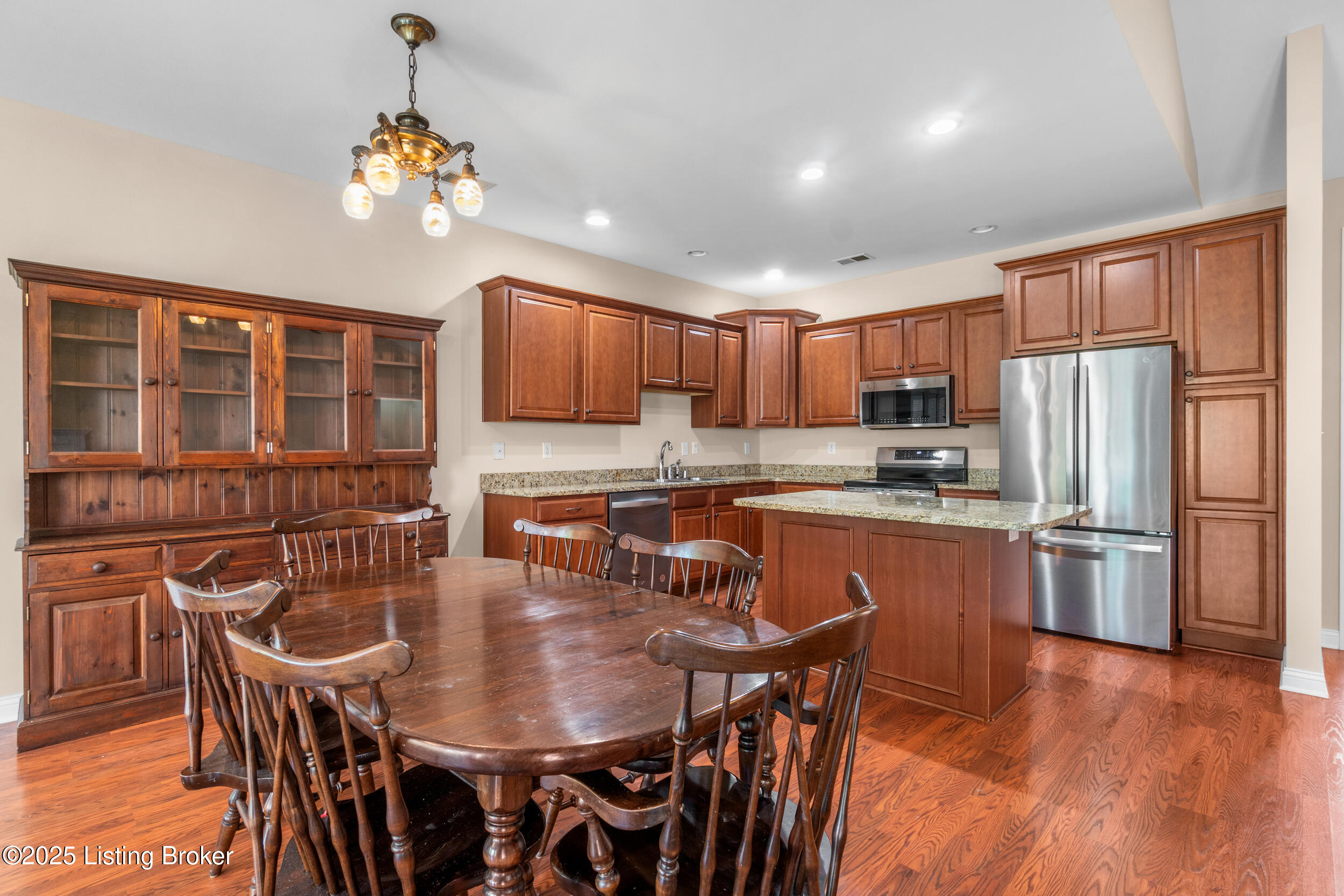 14511 Lake Village Dr, Louisville, Kentucky image 24