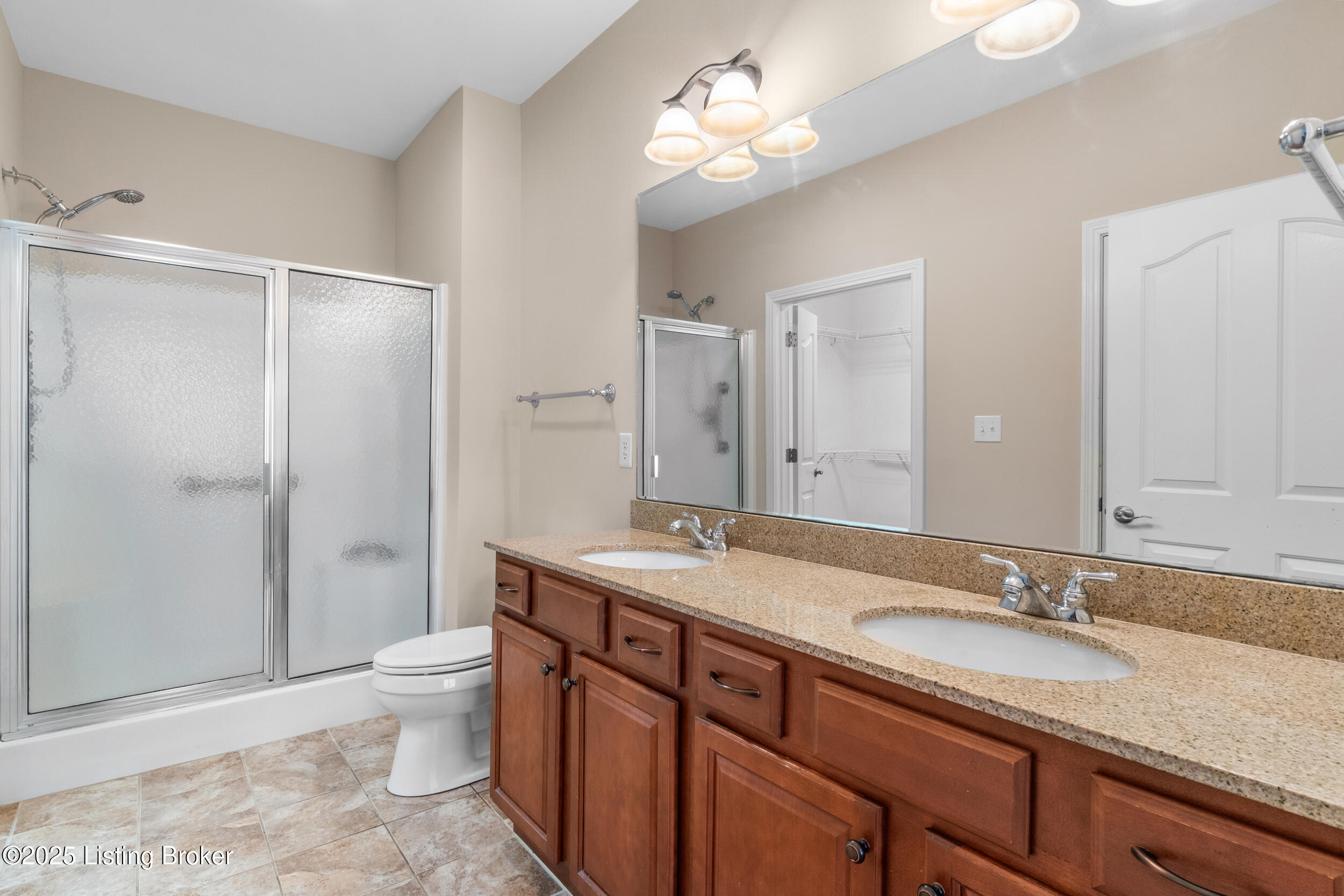 14511 Lake Village Dr, Louisville, Kentucky image 22