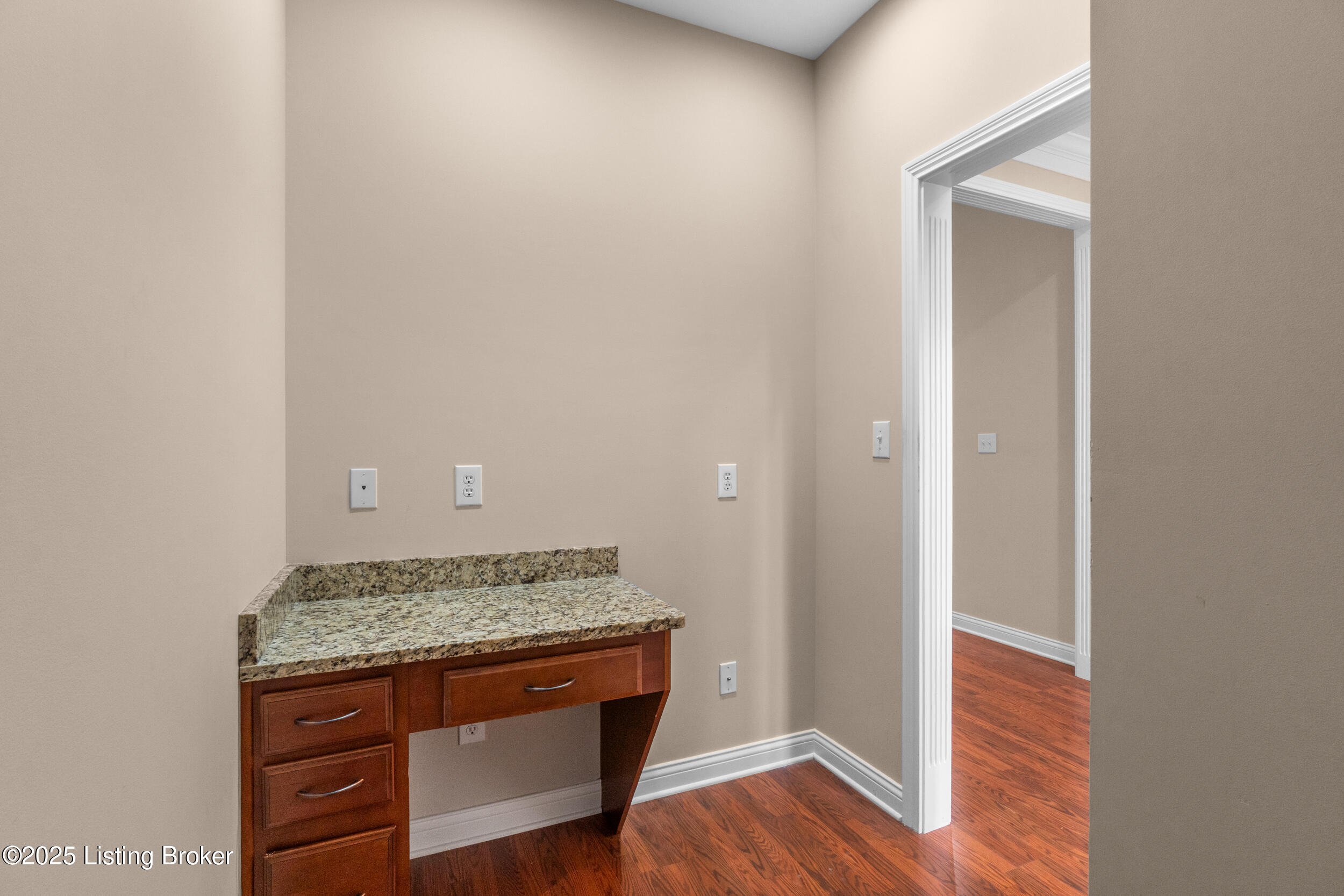 14511 Lake Village Dr, Louisville, Kentucky image 16