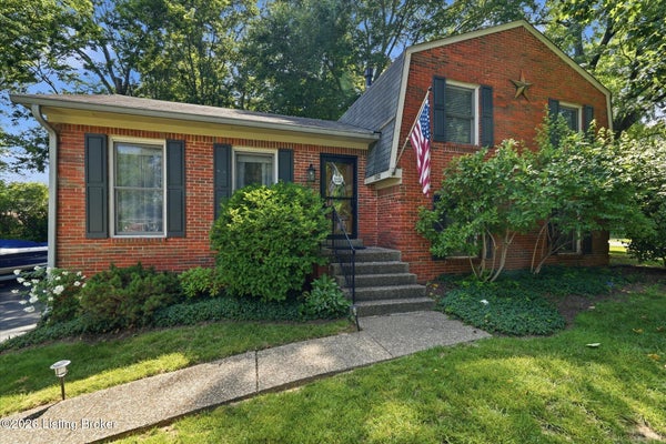 1102 TIMBER OAK DR, LOUISVILLE, KY 40223 - Image e686761ea9dc8dcfec641f9a899f9e1c/2597473480