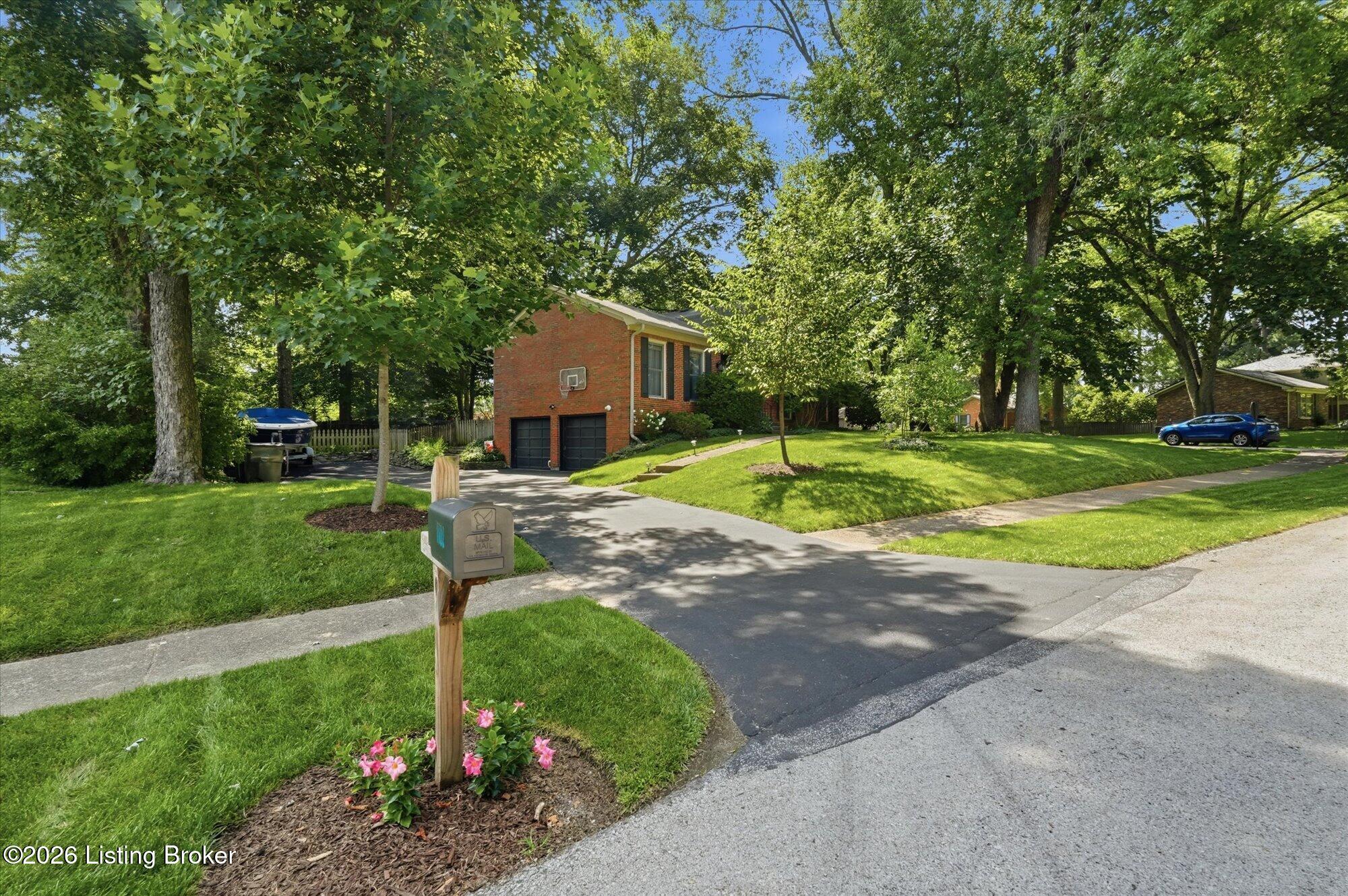 1102 Timber Oak Dr