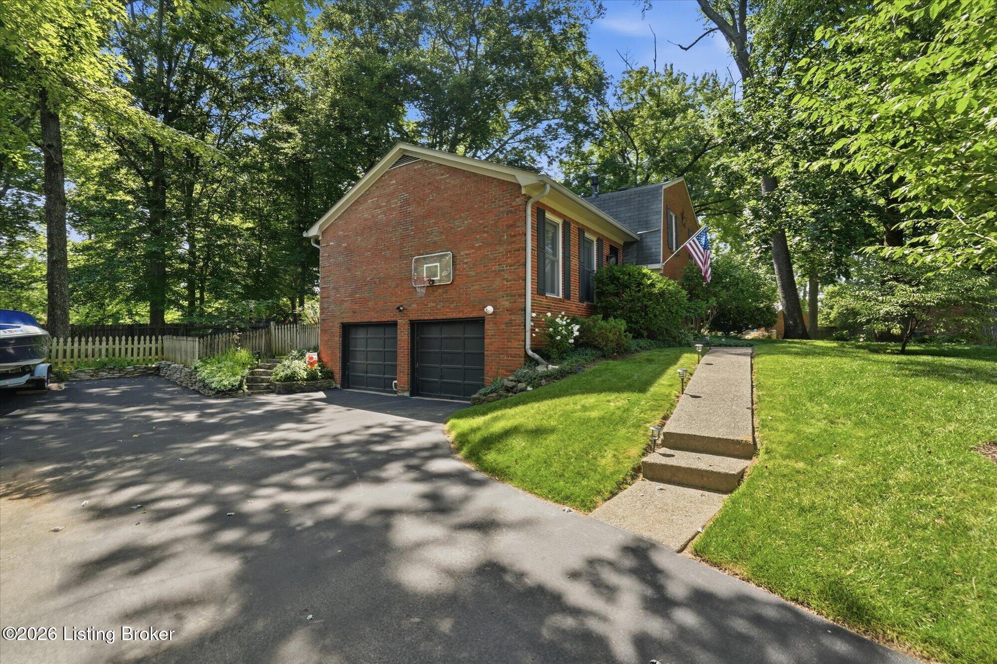 1102 Timber Oak Dr