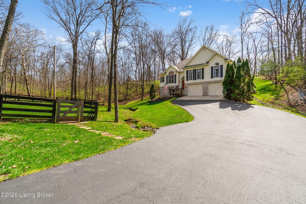 Photo of 3008 Haney Dr, La Grange, KY 40031 (MLS # 1712406)
