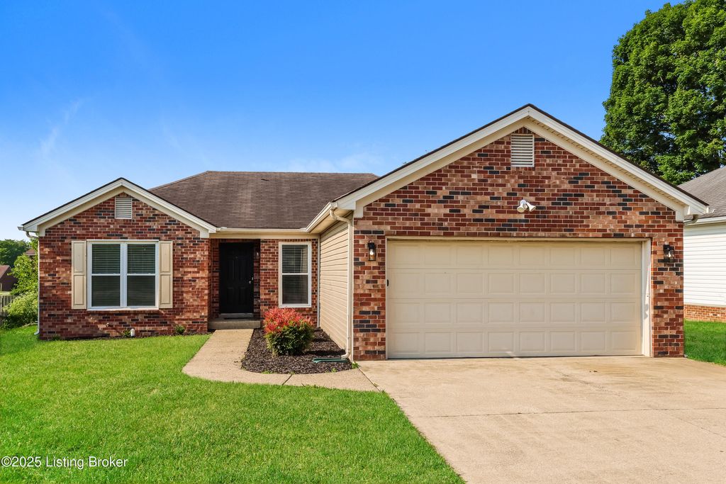Photo of 2045 Osprey Cove, Shelbyville, KY 40065 (MLS # 1709004)