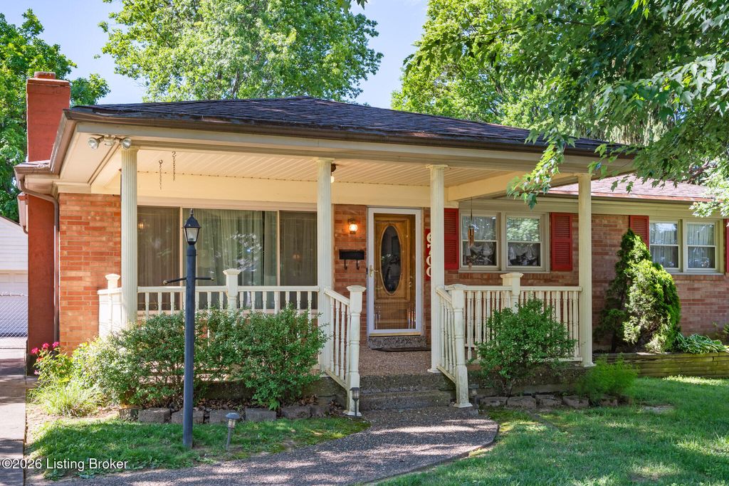 Photo of 6700 Fernbush Dr, Louisville, KY 40228 (MLS # 1717546)