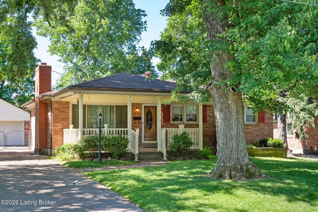 Photo of 6700 Fernbush Dr, Louisville, KY 40228 (MLS # 1717546)
